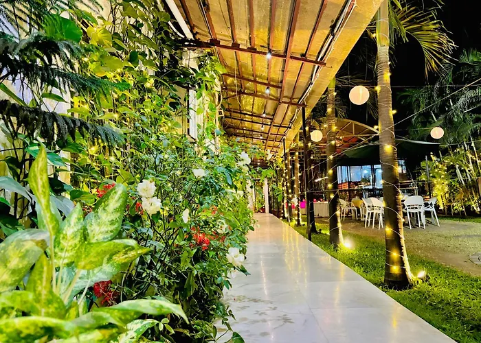 Royal Palms Luxury Service Apartment